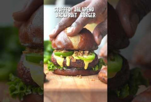 Stuffed Jalapeno Jackfruit Burger 🍔 🌶️🍔🌶️🍔🌶️🍔🌶️  #veganfood #veganrecipes #veganrecipe