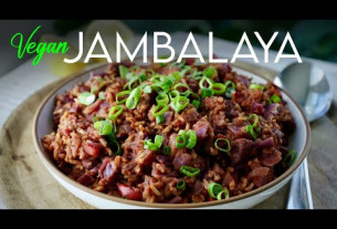 Plant-Based Jambalaya ❤️ The perfect one-pot vegan meal!
